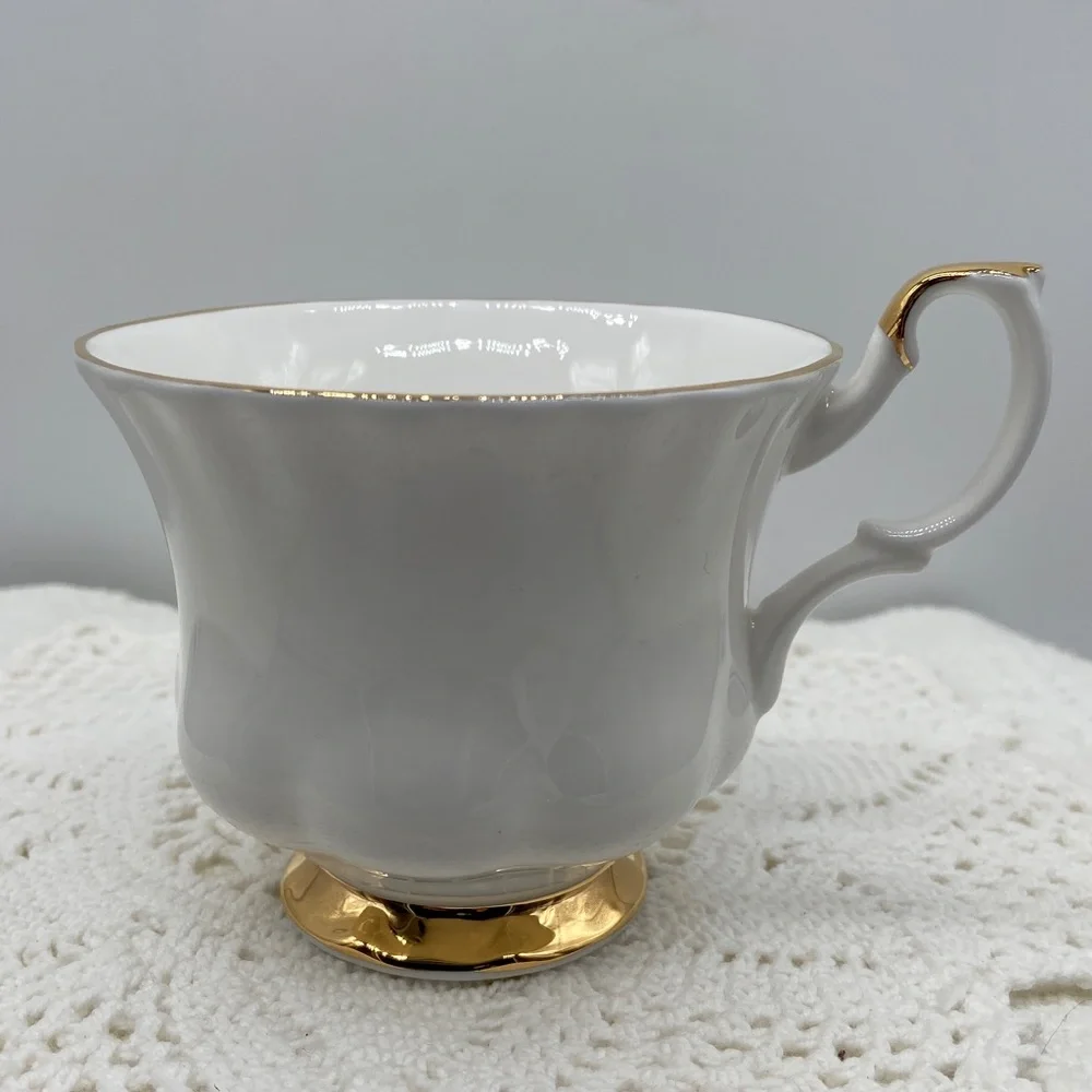 Royal Albert Val D’Or English Bone China Cup & Saucer - Picture 3 of 8